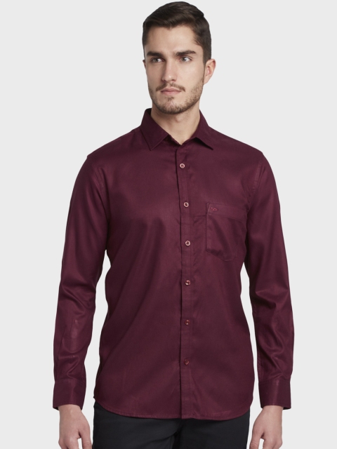 

ColorPlus Men Maroon Tailored Fit Solid Casual Shirt