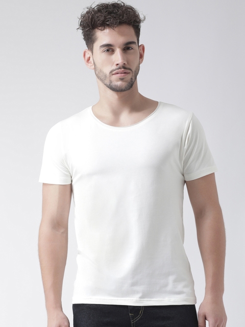 

Tinted Men Off-White Solid Round Neck T-shirt