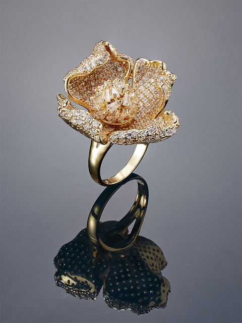 

shaze Women Gold-Plated CZ-Studded Ring