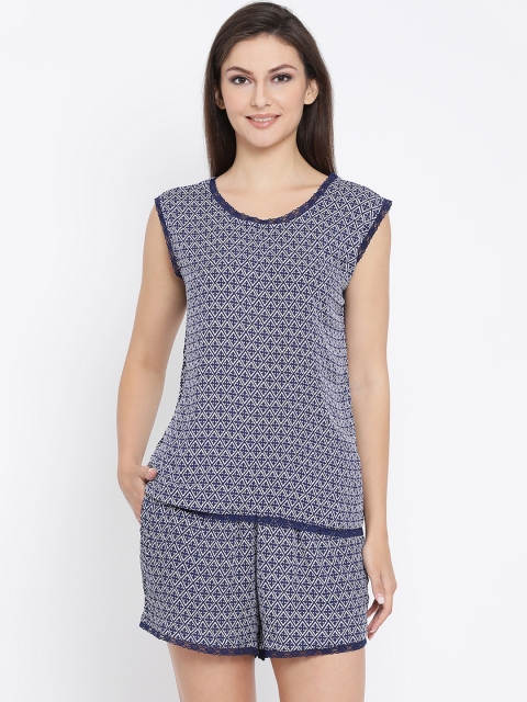 

Clovia Women Blue Printed Night suit LS0018T18XL