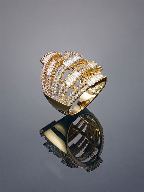 

shaze Women Gold-Plated CZ-Studded Ring