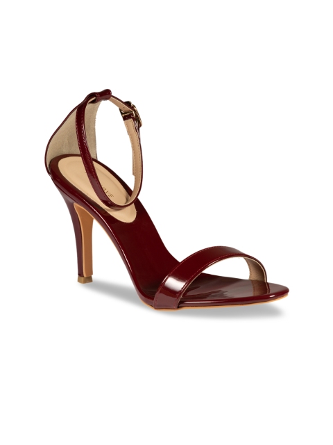 

HEATWAVE Women Maroon Solid Sandals