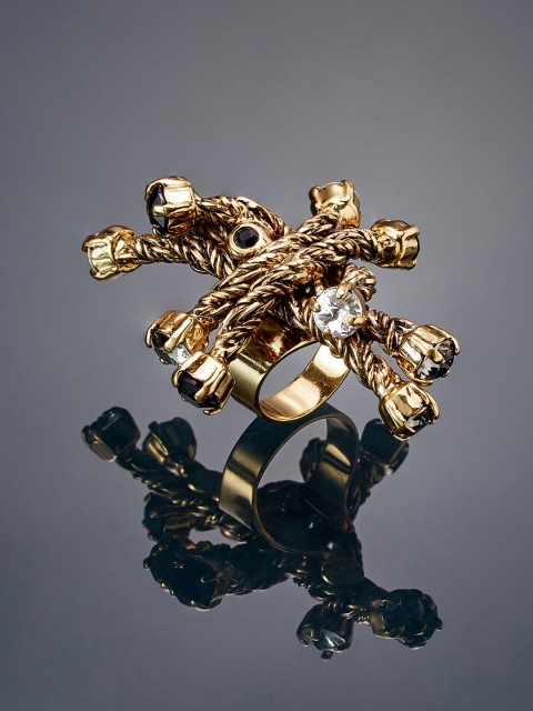 

shaze Women Black & Gold-Plated CZ-Studded Finger Ring
