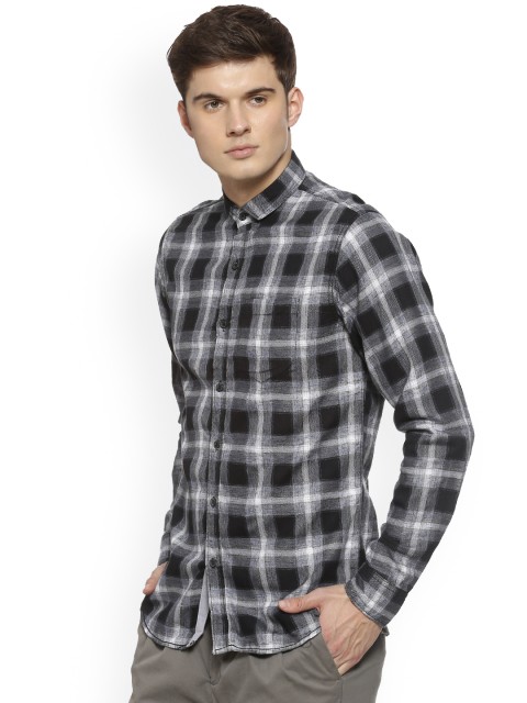 

Campus Sutra Men Black & Grey Regular Fit Checked Casual Shirt