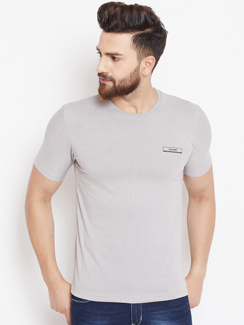 

Okane Men Grey Solid Round Neck T-shirt