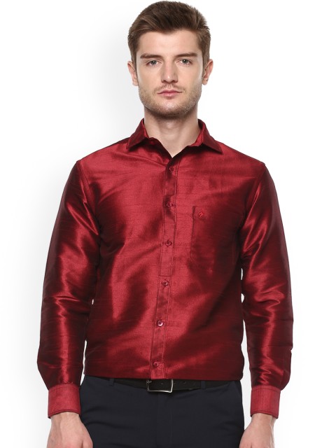 

Khoday Williams Men Maroon Regular Fit Solid Party Shirt