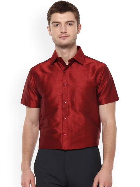 

Khoday Williams Men Maroon Regular Fit Solid Formal Shirt