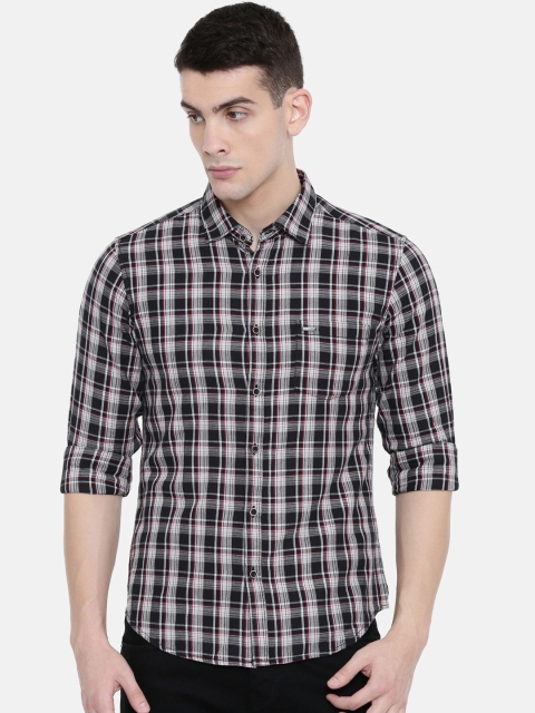 

IMYOUNG Men Black & Grey Slim Fit Checked Casual Shirt