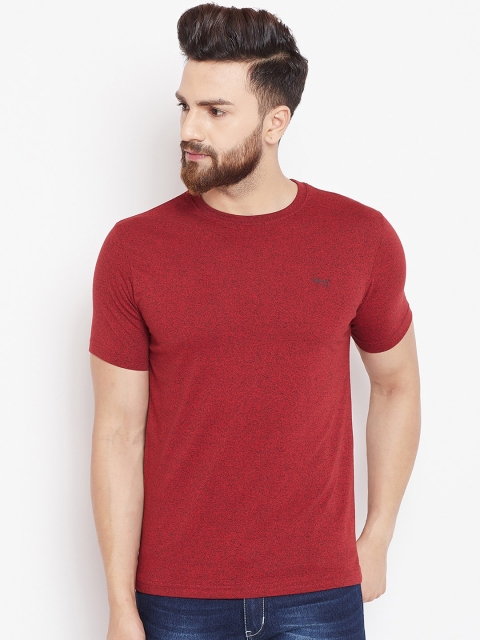 

Okane Men Red Solid Round Neck T-shirt