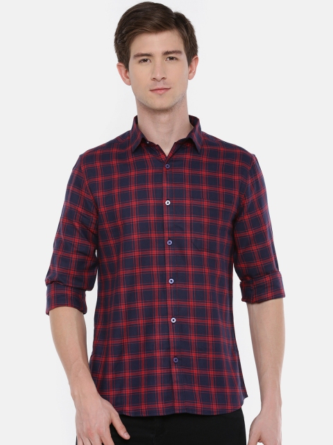 Chennis Men Navy Blue & Red Slim Fit Checked Casual Shirt