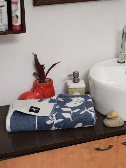 

Avira Home Unisex Blue & White Self-Design 540 GSM Cotton Bath Towel