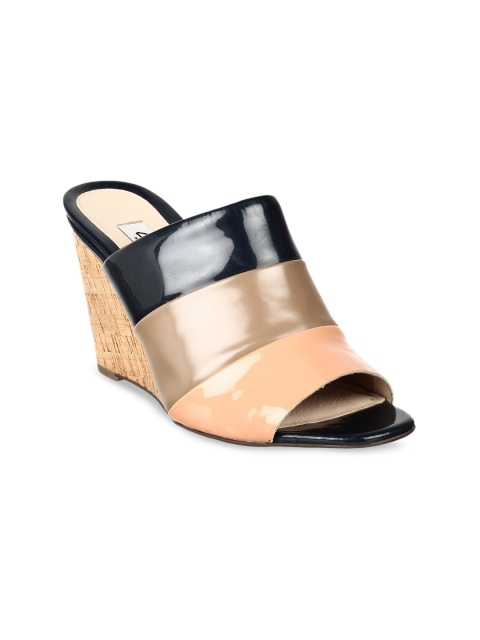 

Clarks Women Pink & Black Leather Colourblocked Peep Toes