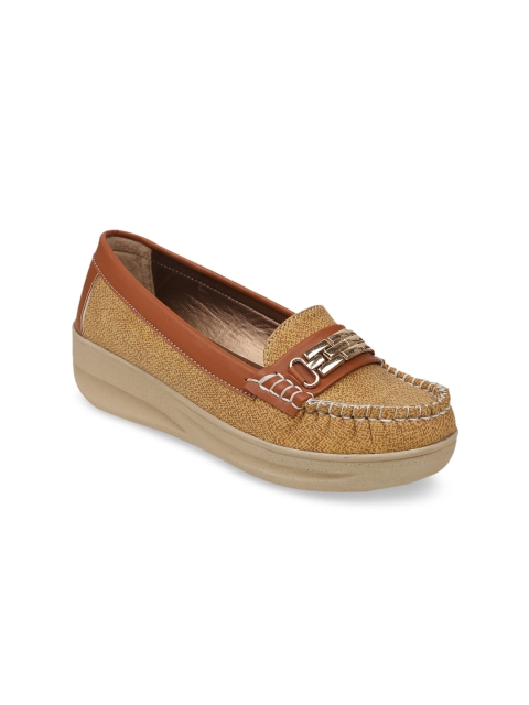 

VALIOSAA Women Beige Solid Heels