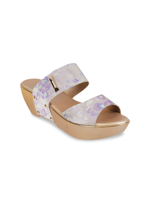 

Metro Women Purple Printed Wedges