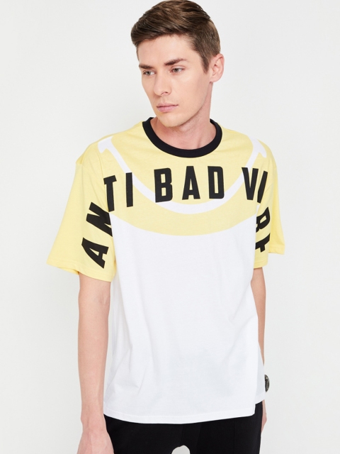 

Smiley World Men White Printed Round Neck T-shirt