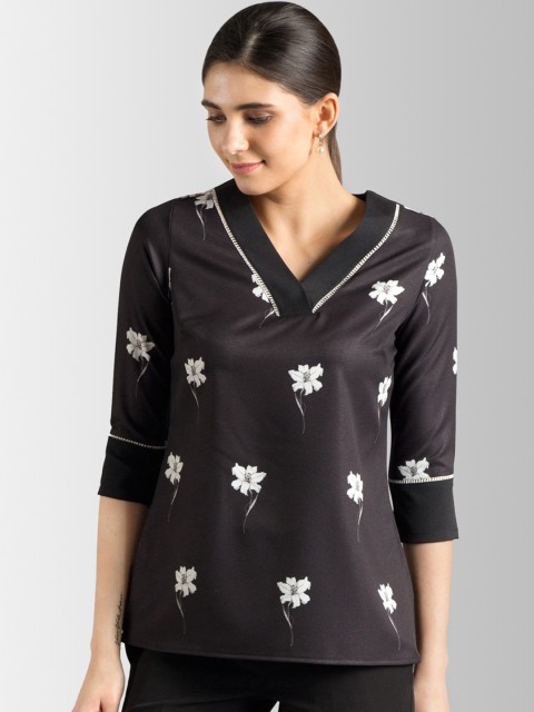 

FableStreet Women Black & White Printed Top