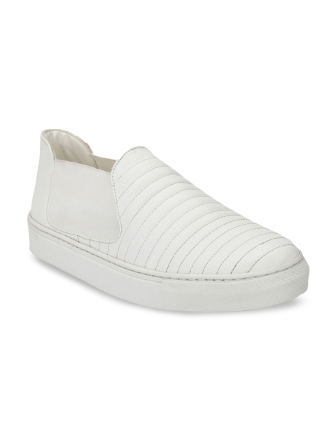 

Guava Men White Solid Lightweight Slip-On Sneakers
