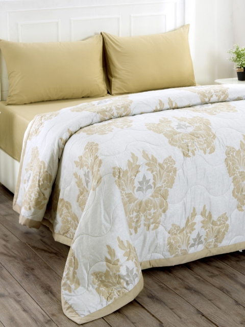 

MASPAR Beige & Off-White Floral AC Room 110 GSM Double Bed Quilt