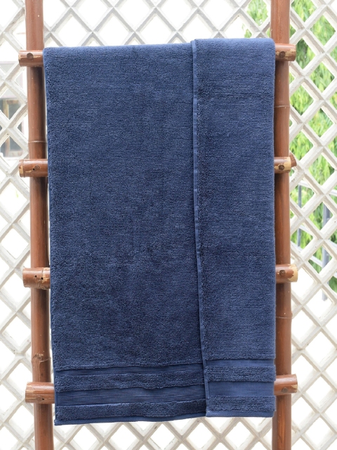 

Avira Home Navy Blue Solid Cotton 550 GSM Bath Towel