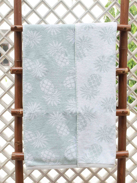 

Avira Home Green & White Printed Cotton 580 GSM Bath Towel