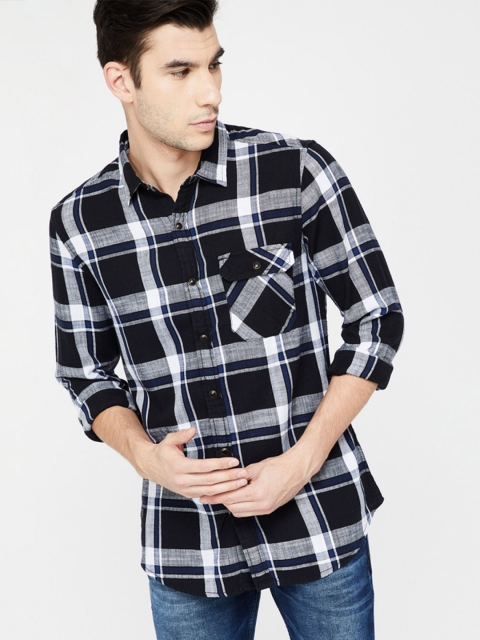 

Forca by Lifestyle Men Black & White Slim Fit Checked Casual Shirt