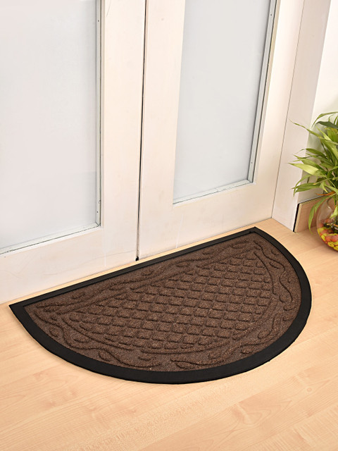 

Ariana Brown Tufted Polypropylene D-Shape Anti-Skid Doormat
