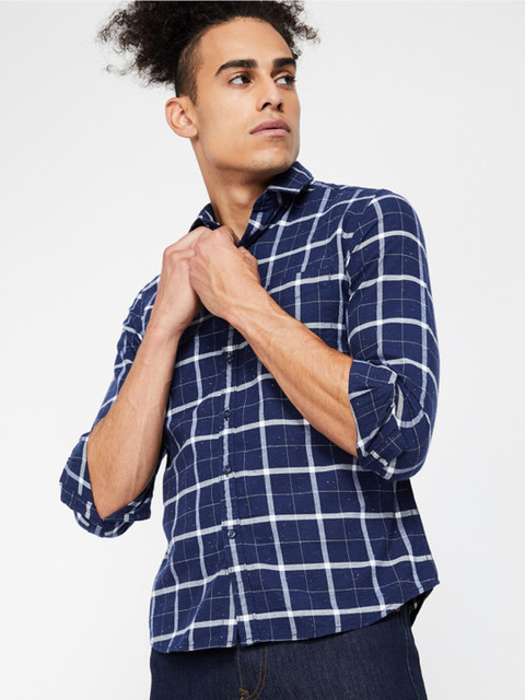 

CODE by Lifestyle Men Navy Blue & White Regular Fit Checked Casual Shirt