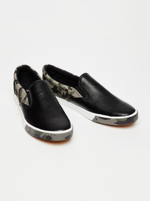 

Forca by Lifestyle Men Black Solid Slip-On Sneakers