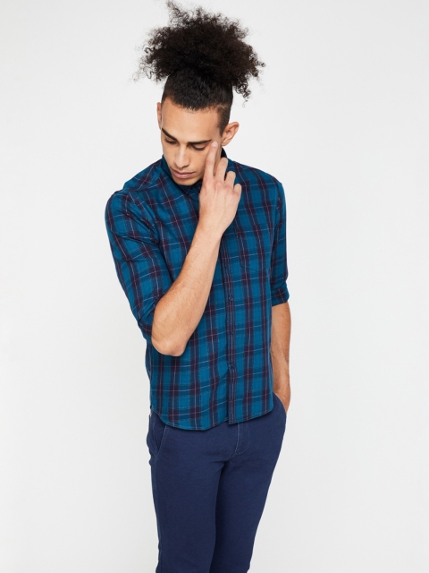 

CODE by Lifestyle Men Blue Regular Fit Checked Casual Shirt