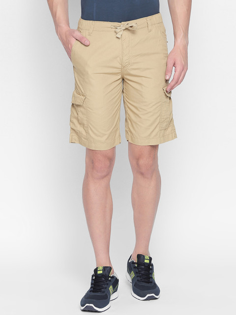 

beevee Men Beige Solid Regular Fit Cargo Shorts