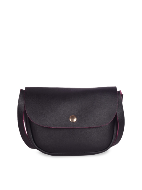 

Bagkok Black Solid Sling Bag