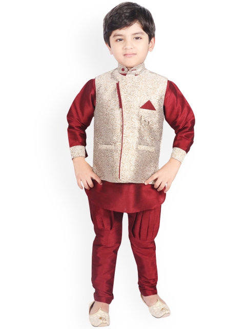 

SG YUVRAJ Boys Red Solid Kurta with Harem Pants