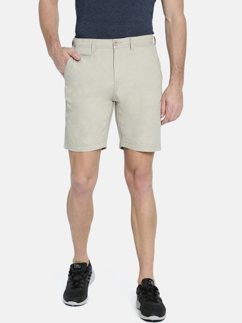 

Breakbounce Men Beige Solid Regular Shorts
