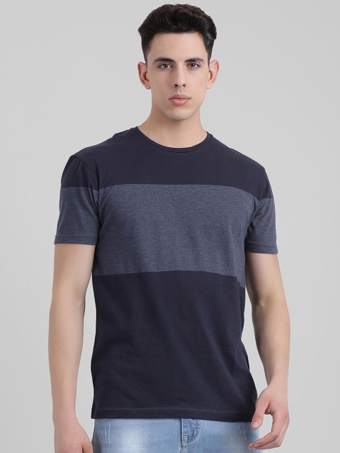 

REALM Men Navy Blue Colourblocked Round Neck T-shirt