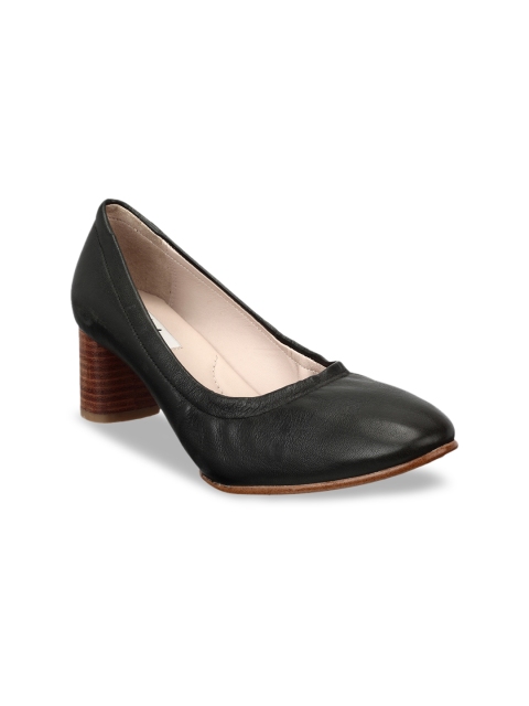 

Clarks Women Black Solid Leather Pumps