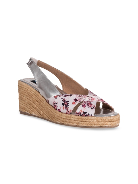 

Kraft Cellar Women Silver-Toned Printed Heels