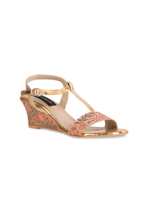 

Kraft Cellar Women Peach-Coloured & Gold-Toned Woven Design Heels