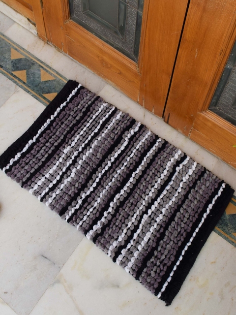 

Avira Home Black and Grey Chenille Loop Striped Handloom Woven Doormat