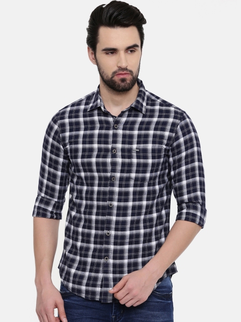 

IMYOUNG Men Navy Blue & White Slim Fit Checked Casual Shirt