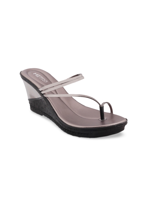 

Metro Women Grey Solid Heels