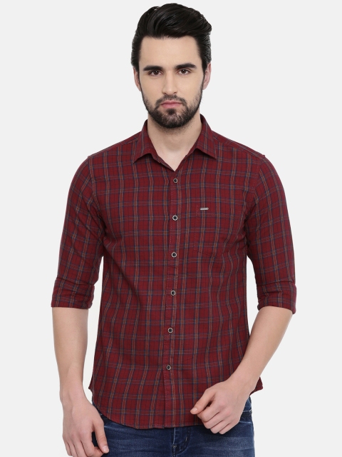 

IMYOUNG Men Maroon & Navy Blue Slim Fit Checked Casual Shirt