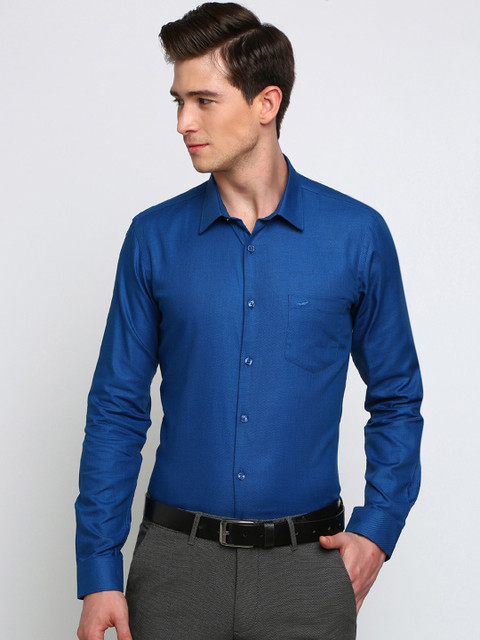 

Crocodile Men Blue Slim Fit Solid Formal Shirt