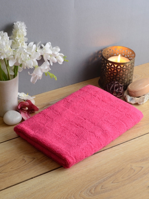 

Softweave Women Red Check Patterned 280 GSM Bath Towel