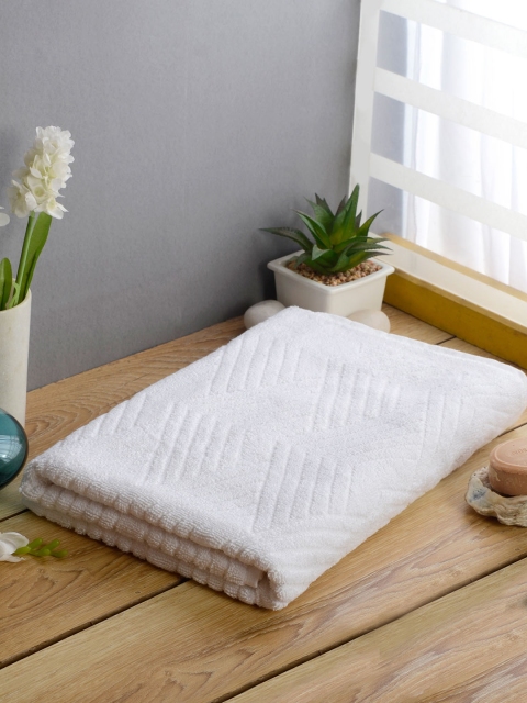

Softweave Men White Geometric Patterned 450 GSM Bath Towel