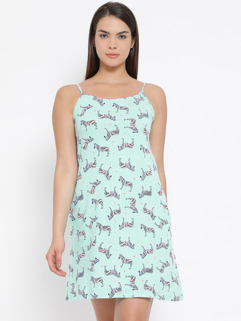 

Clovia Blue Printed Nightdress NS1088P0