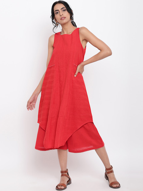 

trueBrowns Women Red Self Design Kurta with Palazzos