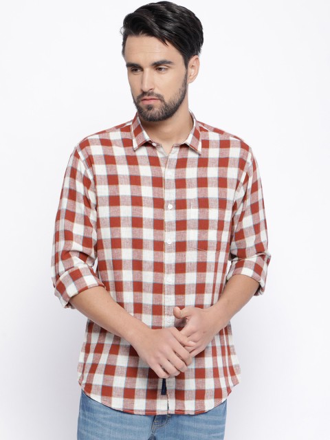 

CAVALLO by Linen Club Men Rust Brown & White Regular Fit Checked Linen Casual Shirt