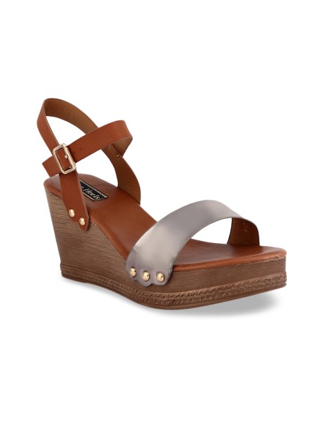 

Flat n Heels Women Taupe & Brown Solid Heels