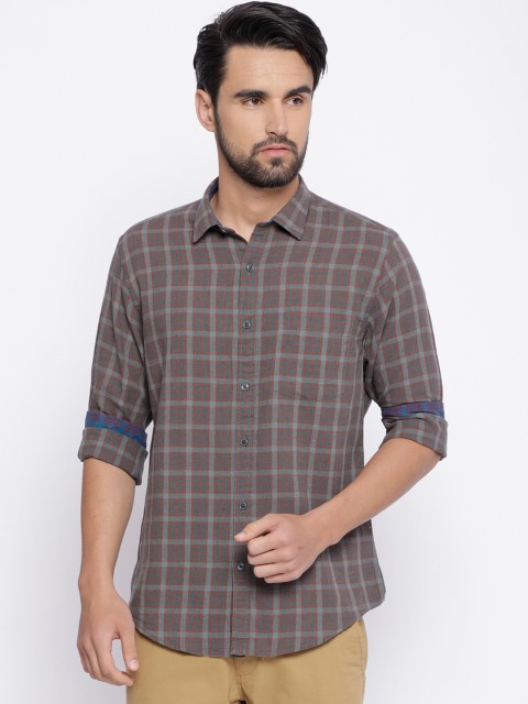 

CAVALLO by Linen Club Men Cotton Linen Grey & Red Regular Fit Checked Casual Shirt