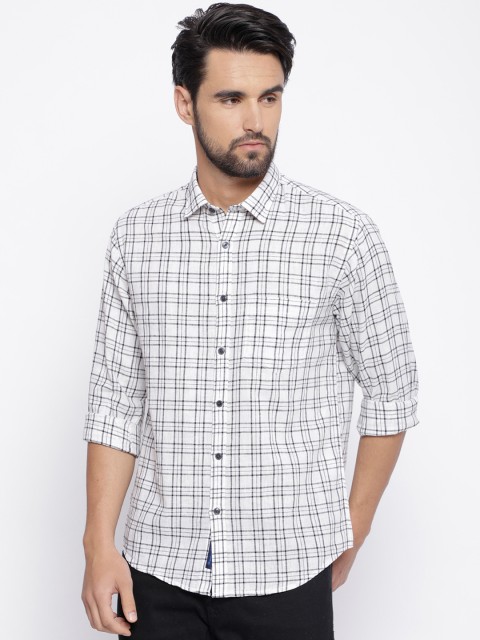 

CAVALLO by Linen Club Men Cotton Linen White & Black Regular Fit Checked Casual Shirt